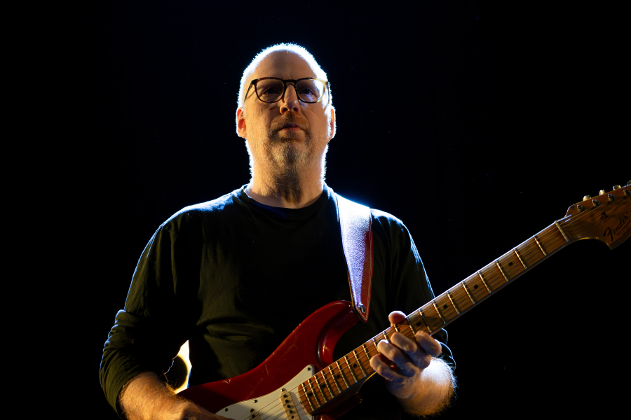 Oz Noy Trio, Jeff Aug, Cabaret des Péchés, Brno, 12. 5. 2026
