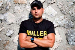 Sasha Carassi v rámci techno festivalu Apokalypsa, se konečně objeví v Brně.